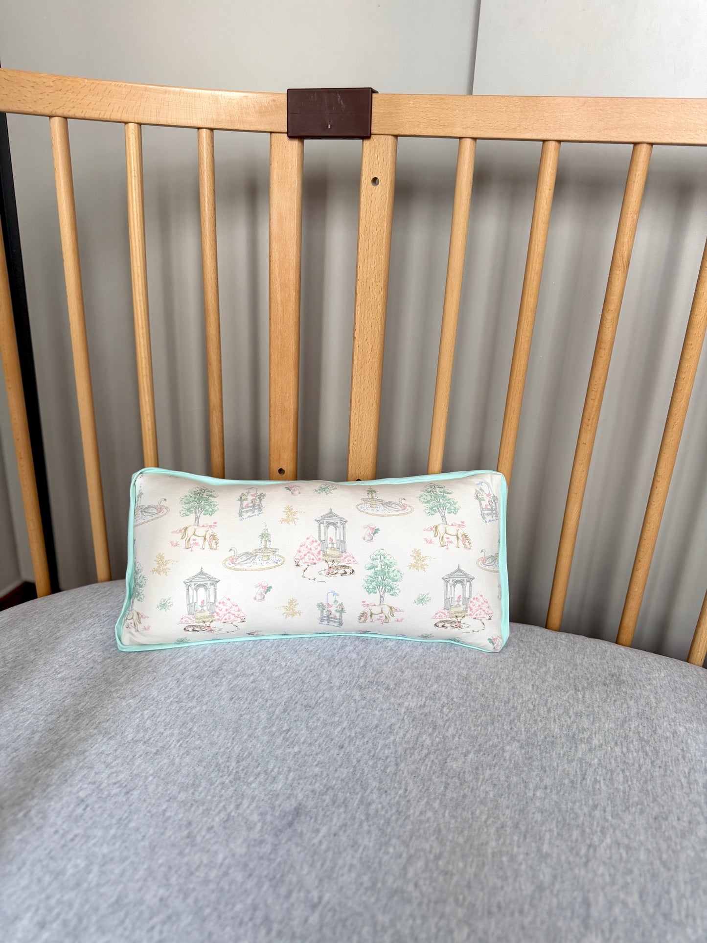 *[PRE-ORDER] Joie Pillow (Jardin)