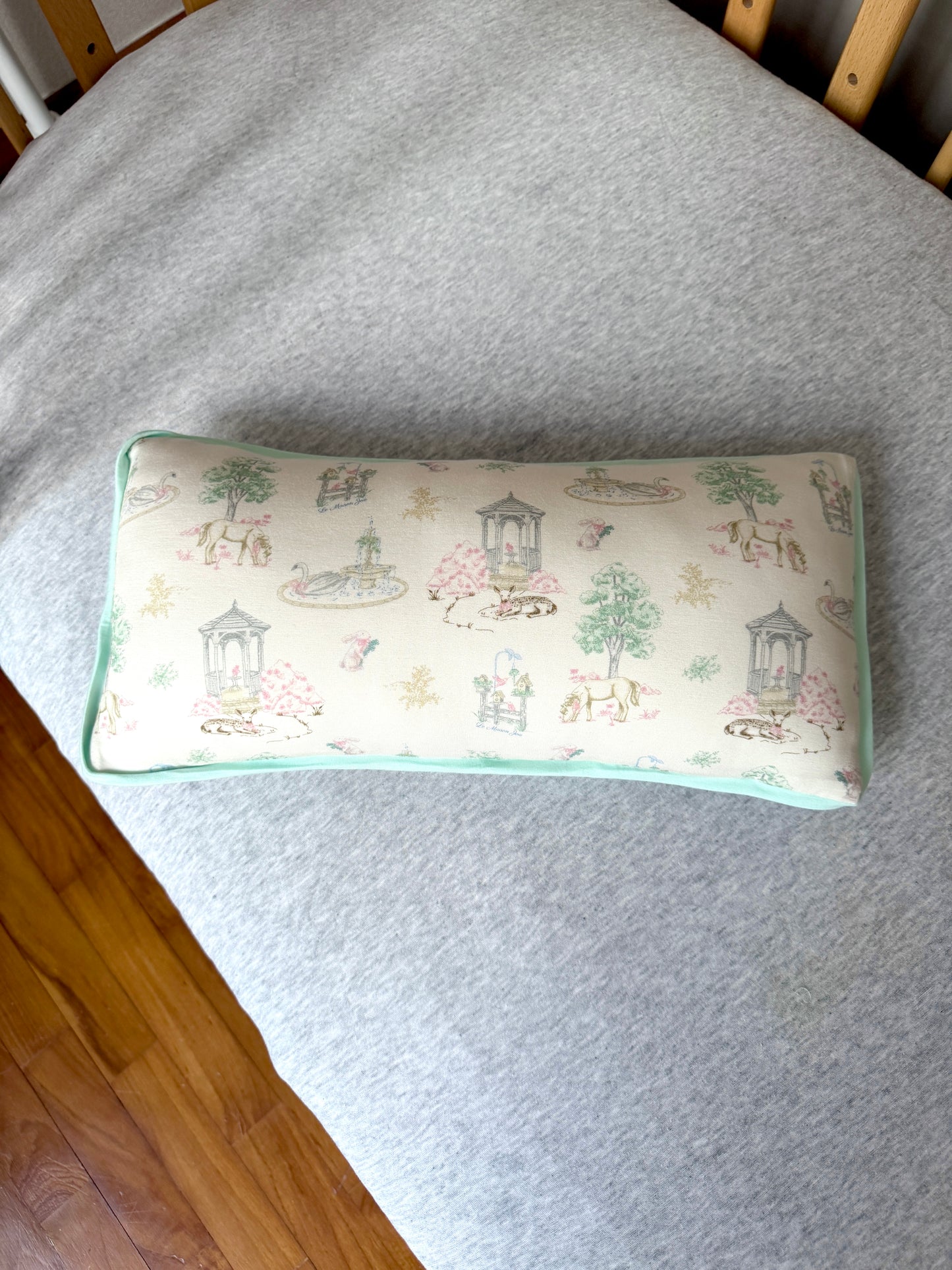 *[PRE-ORDER] Joie Pillow (Jardin)
